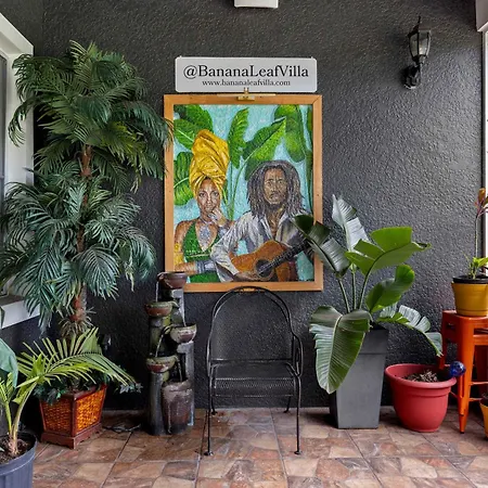 Banana Leaf Villa-Vintage Vibes Suites